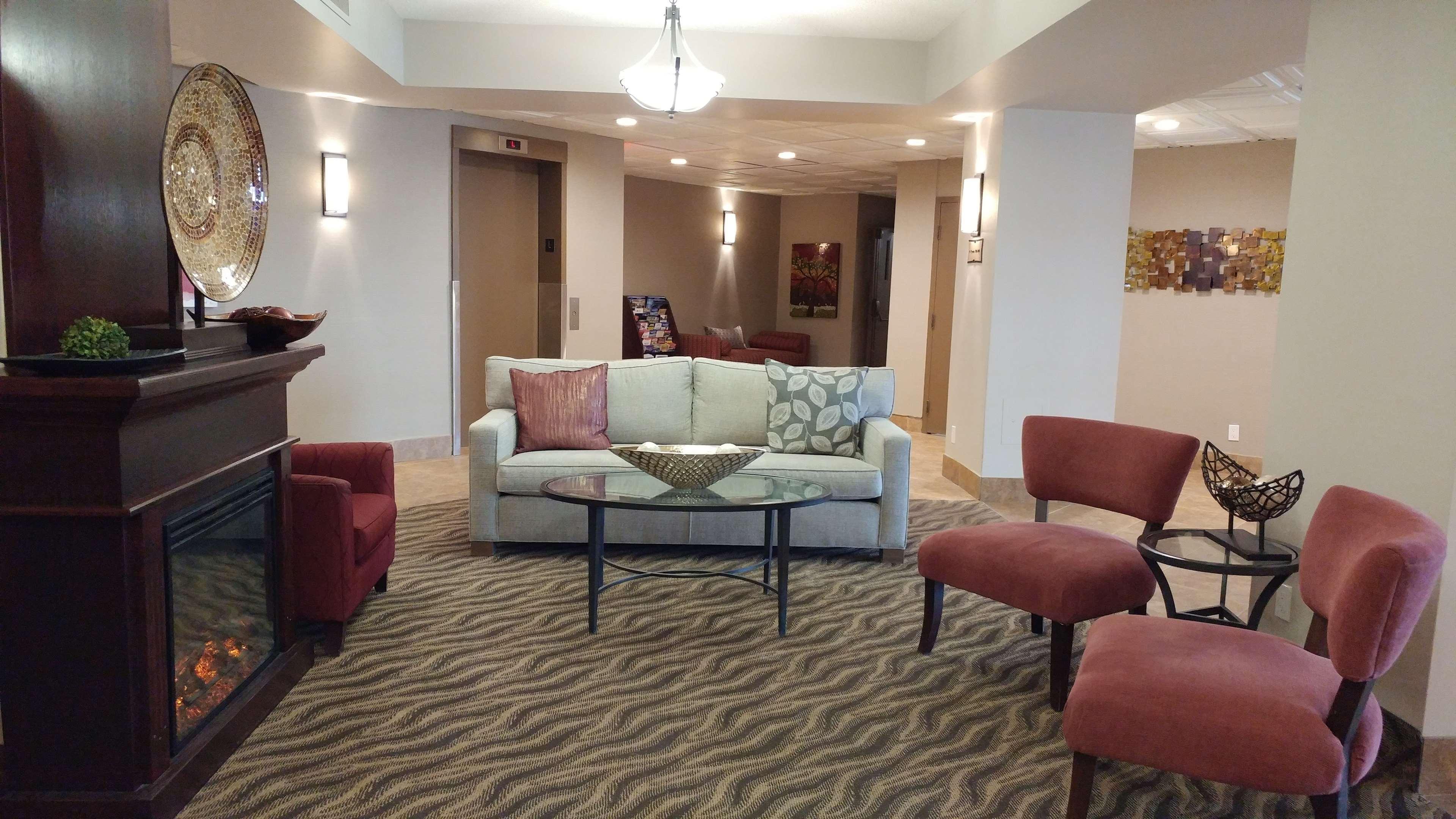 Best Western Plus Rose City Suites Уэлленд Экстерьер фото