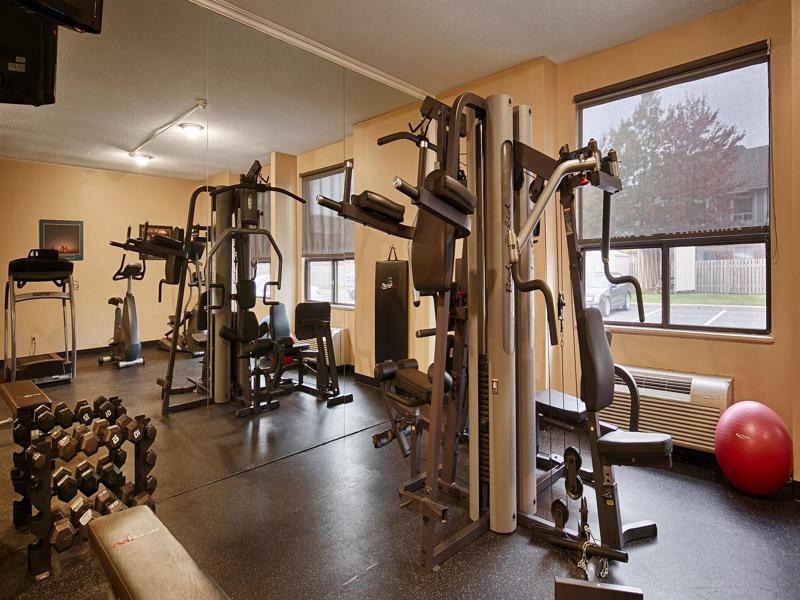 Best Western Plus Rose City Suites Уэлленд Экстерьер фото
